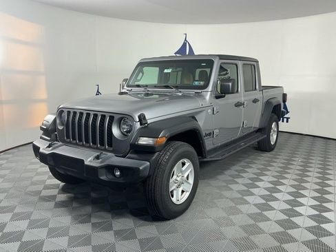 Used 2020 Jeep Gladiator Sport w/ Quick Order Package 24S image 3