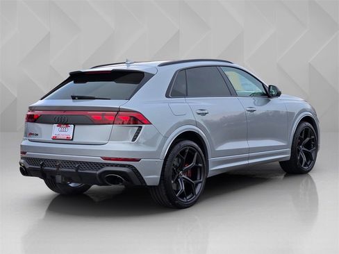 New 2025 Audi RS Q8 performance image 7