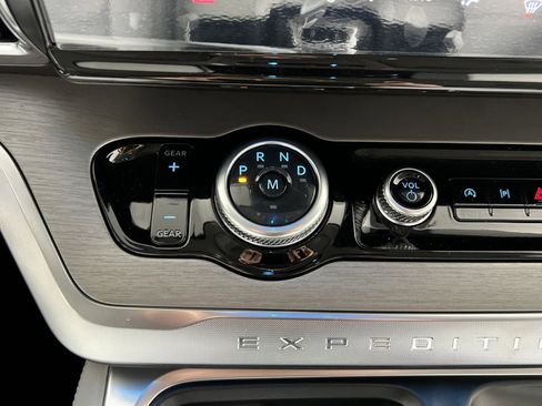 New 2026 Ford Expedition Max Platinum w/ Driver's Package image 22