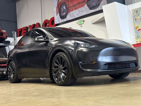 Used 2023 Tesla Model Y Performance image 44