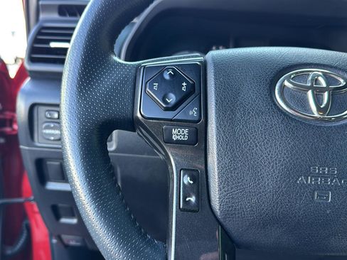 Used 2022 Toyota 4Runner TRD Off-Road image 18