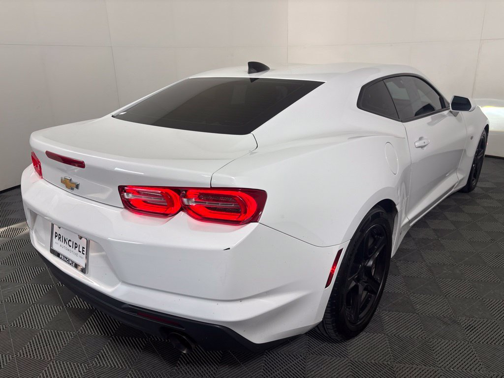 Used 2020 Chevrolet Camaro LT RWD image 5