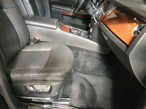 Used 2010 Rolls-Royce Ghost RWD image 33