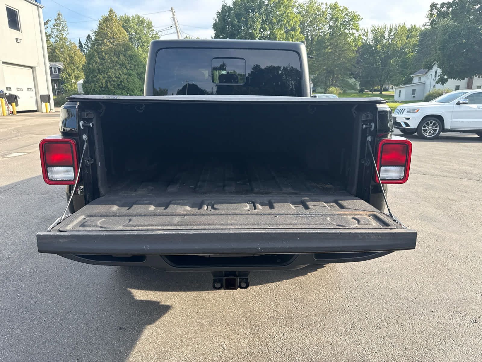 Used 2023 Jeep Gladiator Sport AWD/4WD image 15