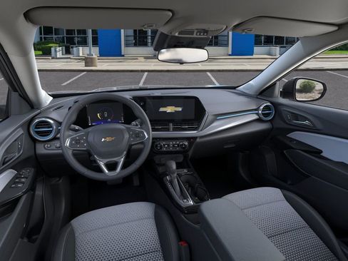 New 2026 Chevrolet Trax LT w/ Driver Confidence Package image 15