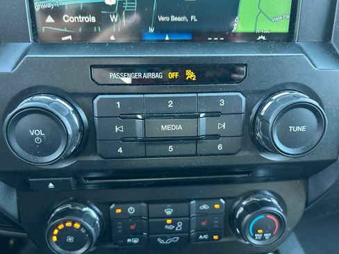 Used 2018 Ford F150 XLT w/ Equipment Group 302A Luxury AWD/4WD image 31