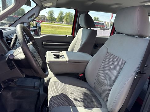 Used 2016 Ford F550 2WD Crew Cab Super Duty image 9