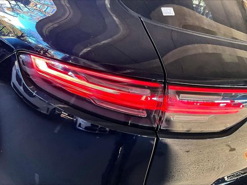Used 2020 Porsche Cayenne S image 28