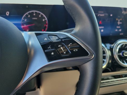 Certified 2025 Mercedes-Benz GLA 250 image 23