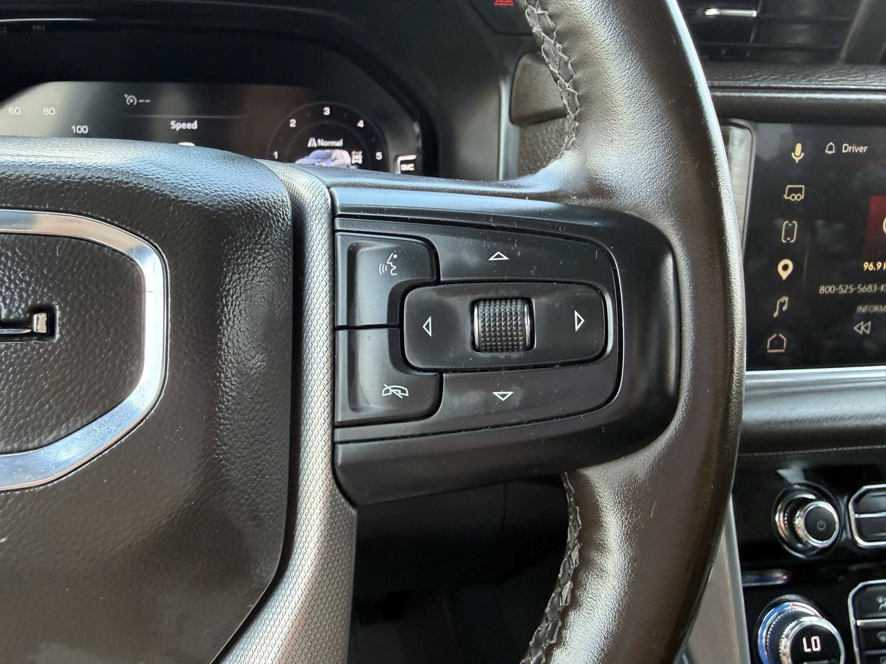 Used 2023 GMC Yukon XL Denali AWD/4WD image 28