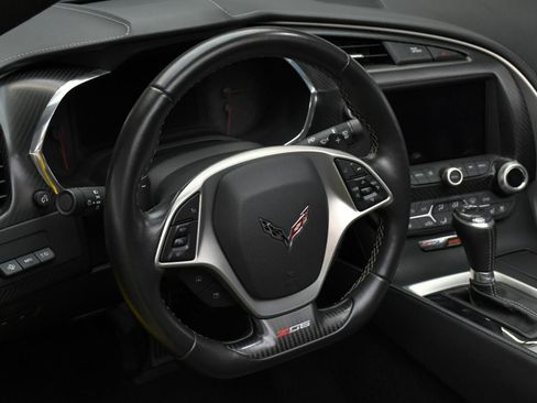 Used 2015 Chevrolet Corvette Z06 w/ 3LZ Preferred Equipment Group RWD image 30