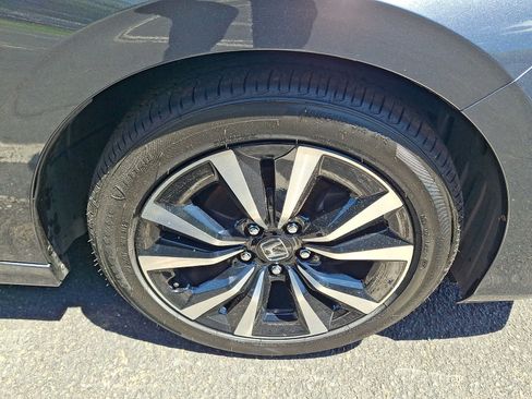 Certified 2024 Honda Civic EX image 8