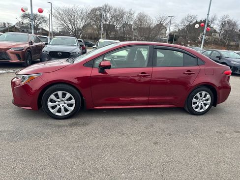 Used 2022 Toyota Corolla LE image 4