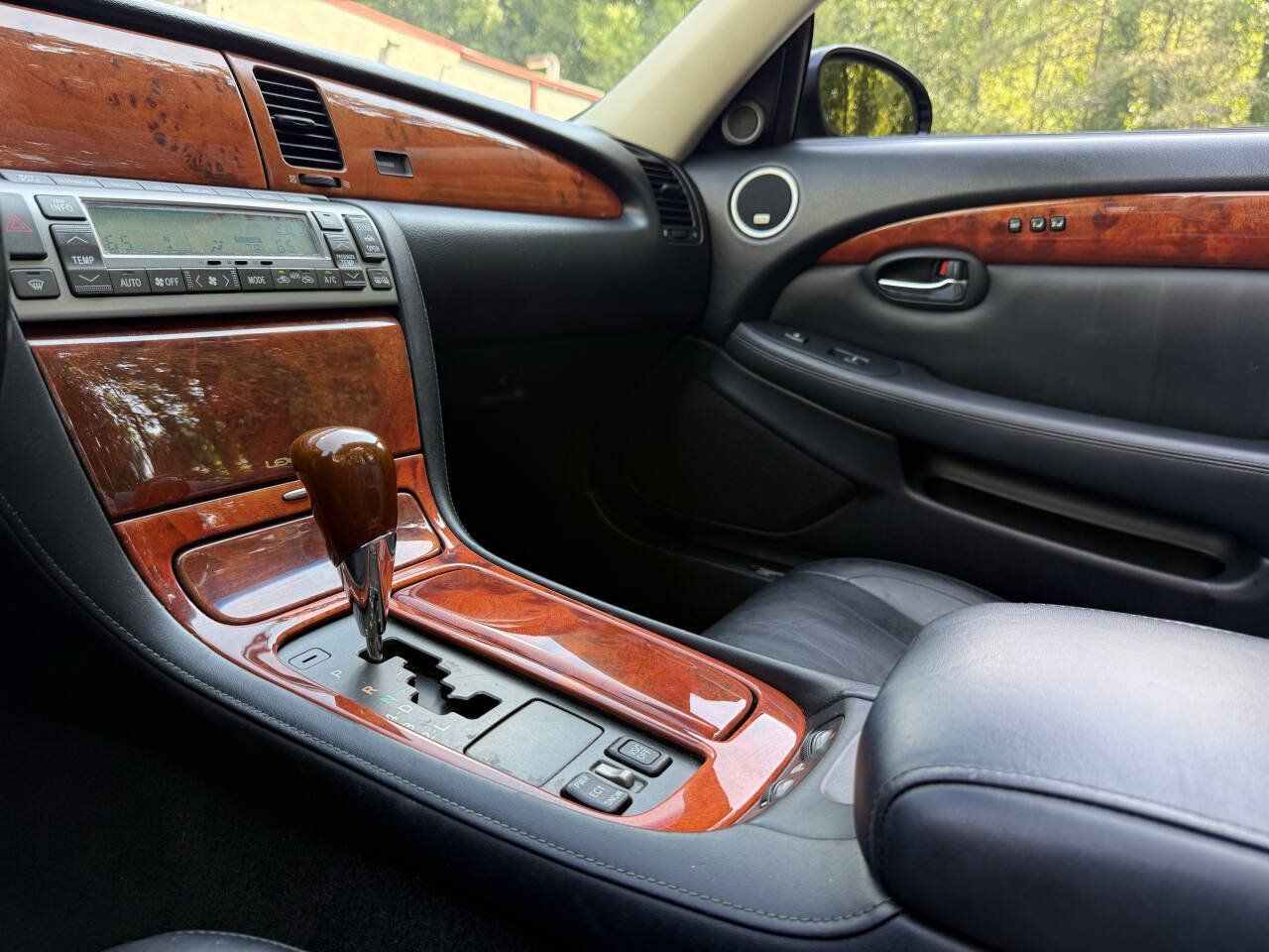 Used 2004 Lexus SC 430 Convertible RWD image 28