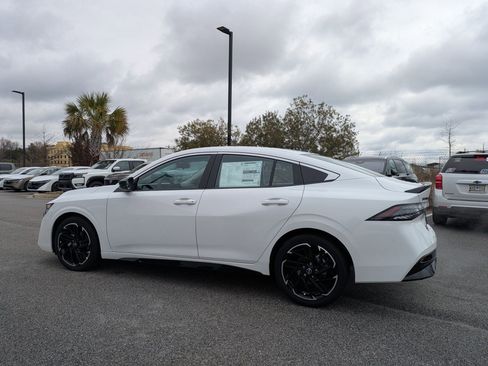 New 2026 Nissan Sentra SR w/ SR All Weather Package FWD image 6