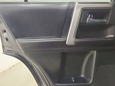 Used 2016 Toyota 4Runner SR5 Premium image 14