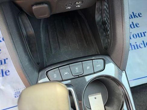 Used 2025 Chevrolet TrailBlazer LT w/ LT Cold Weather Package AWD/4WD image 8