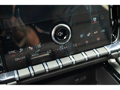 New 2026 GMC Yukon XL AT4 w/ AT4 Premium Plus Package AWD/4WD image 28