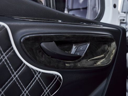 Used 2019 Mercedes-Benz Sprinter 144 image 35