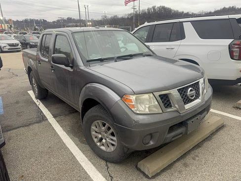 Used 2017 Nissan Frontier SV image 2