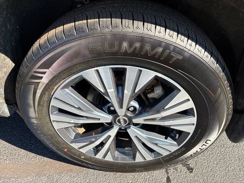 Certified 2023 Nissan Rogue SV AWD/4WD image 11