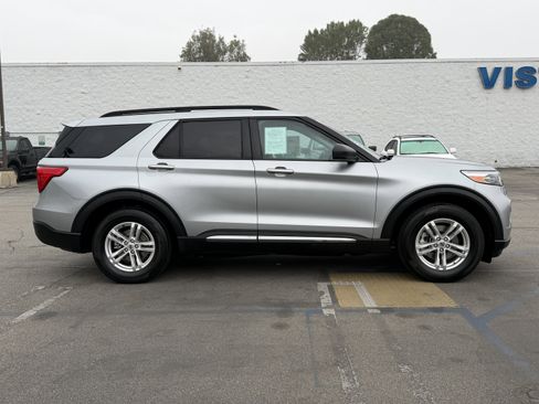 Certified 2022 Ford Explorer XLT image 8