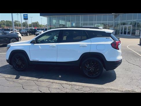 Certified 2023 GMC Terrain SLT w/ Infotainment Package II AWD/4WD image 6