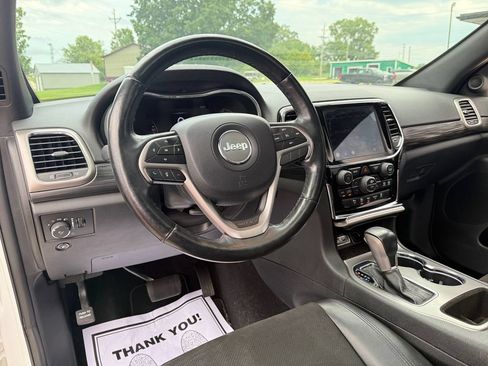Used 2020 Jeep Grand Cherokee Altitude AWD/4WD image 17