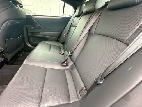 Used 2019 Lexus ES 350 F Sport w/ Accessory Package FWD image 4