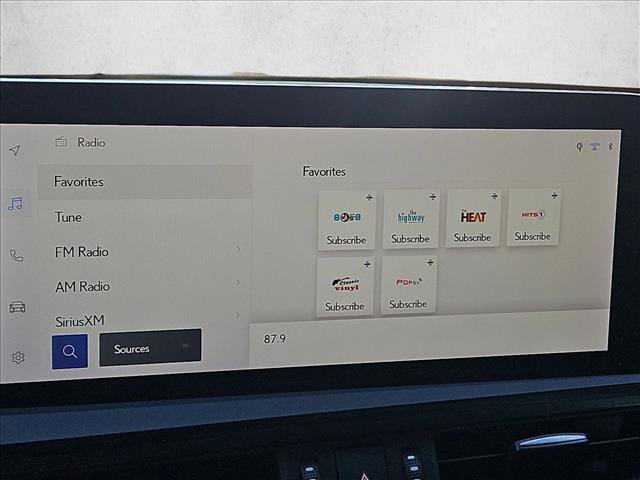 Used 2025 Lexus ES 300h w/ Premium Package FWD image 12