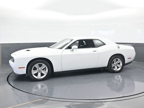 Used 2023 Dodge Challenger SXT image 2