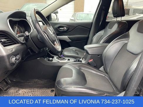 Used 2018 Jeep Cherokee Latitude Plus w/ Cold Weather Group image 6