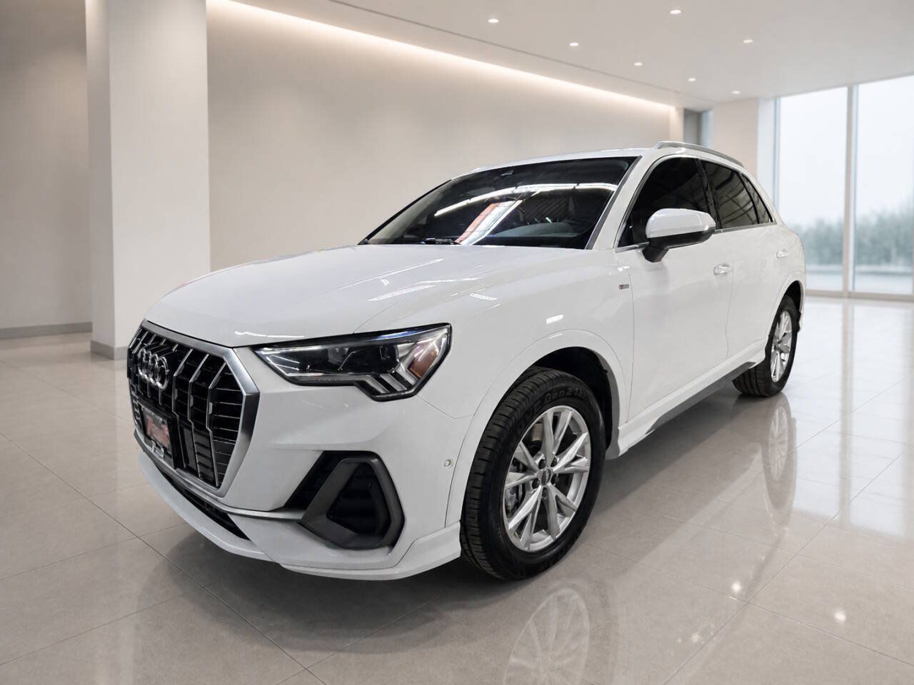 Used 2021 Audi Q3 2.0T Premium Plus w/ Premium Plus Package AWD/4WD image 1