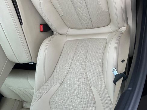 Used 2021 BMW 530i xDrive image 23