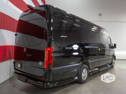 Used 2024 Mercedes-Benz Sprinter 3500 image 27