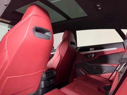 Used 2019 Lamborghini Urus image 28