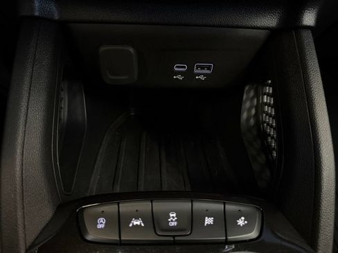 Used 2024 Chevrolet TrailBlazer LT w/ LT Cold Weather Package FWD image 22