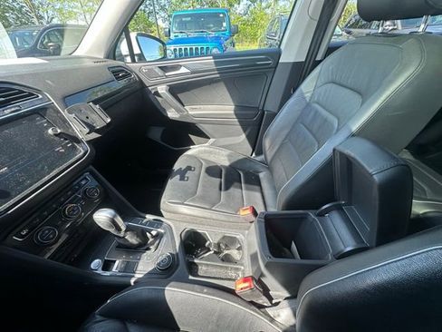 Used 2018 Volkswagen Tiguan SEL Premium AWD/4WD image 26