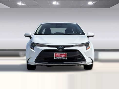 Used 2024 Toyota Corolla LE FWD image 6