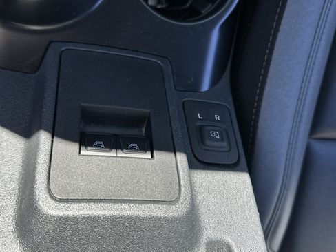 Used 2024 Ford Bronco Black Diamond image 23