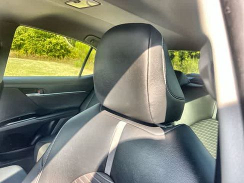 Used 2019 Toyota Camry SE FWD image 25