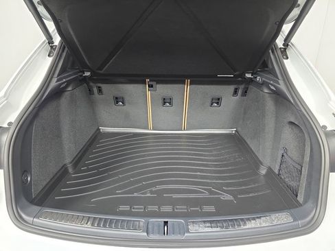 New 2026 Porsche Macan image 25