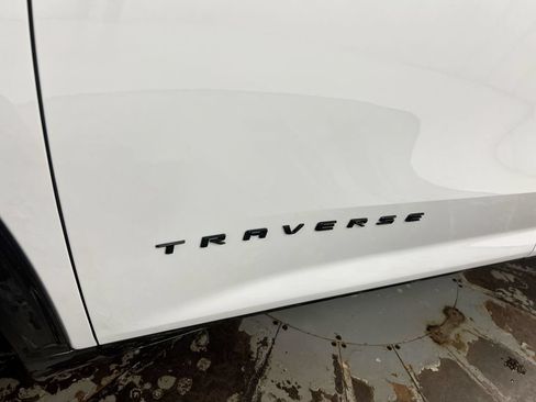 New 2026 Chevrolet Traverse RS w/ LPO, Floor Liner Package AWD/4WD image 28