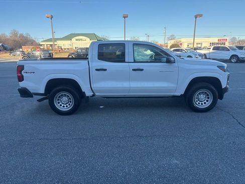 Used 2024 Chevrolet Colorado W/T w/ WT Convenience Package II image 6