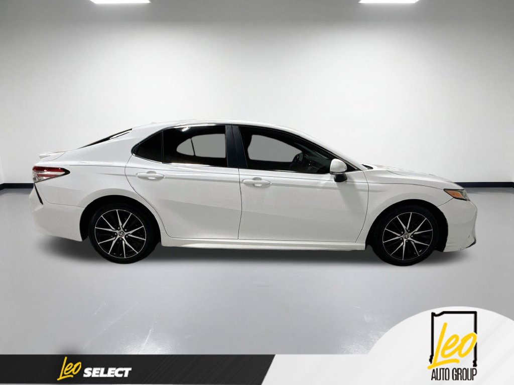 Used 2020 Toyota Camry SE w/ Convenience Package FWD image 6