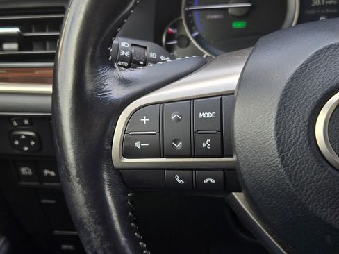 Used 2016 Lexus ES 300h w/ Luxury Package w/Wood Trim image 24