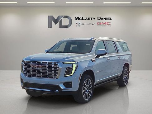 New 2026 GMC Yukon XL Denali w/ Sun & Power Step Package AWD/4WD image 2