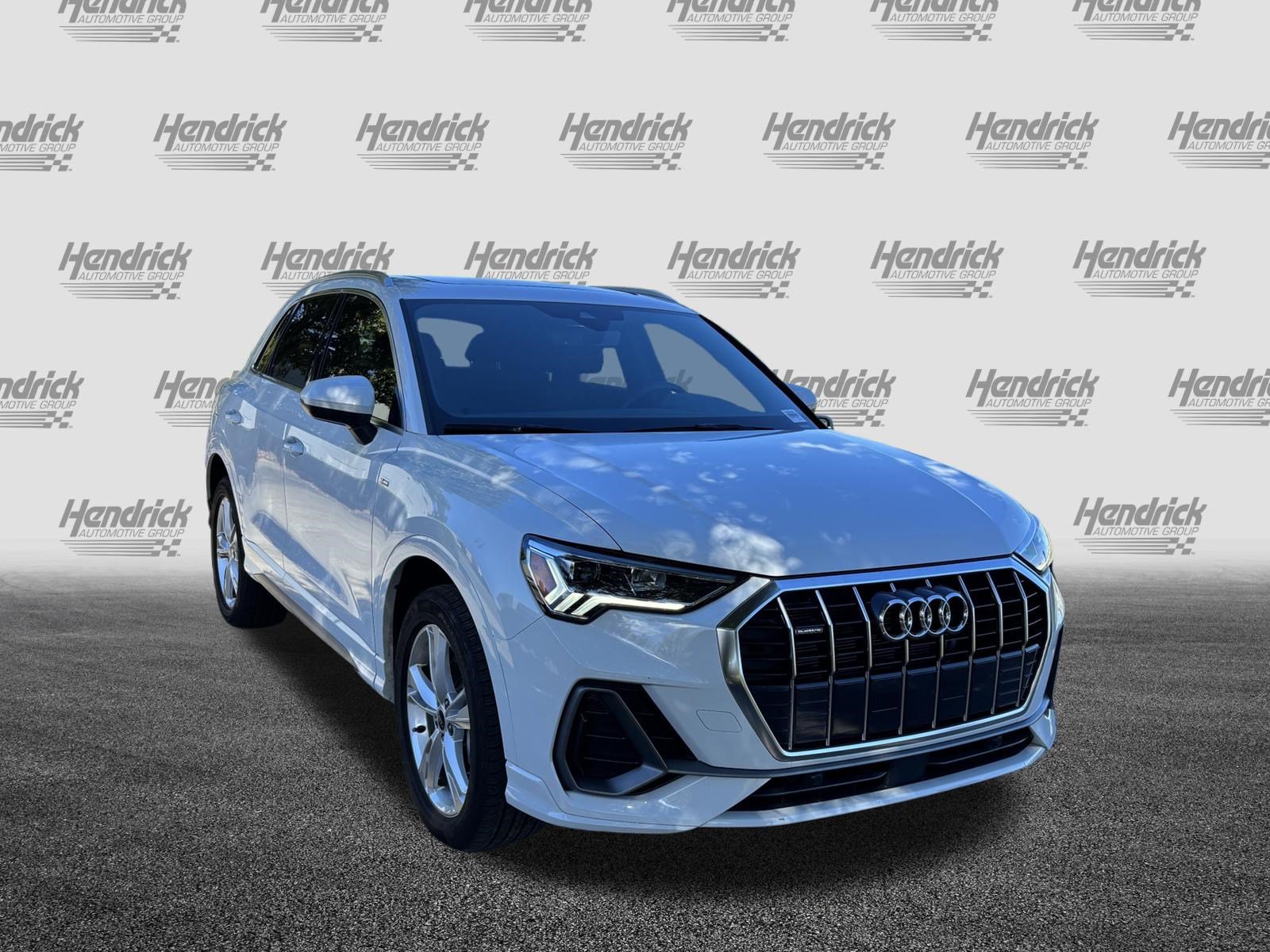 Used 2024 Audi Q3 2.0T Premium AWD/4WD image 2