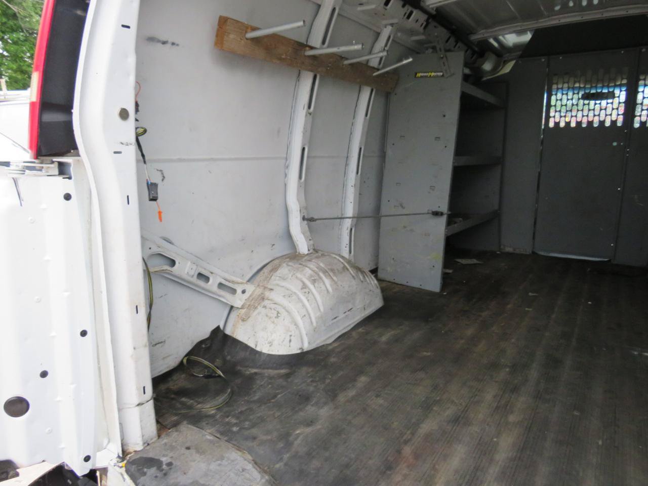 Used 2014 Chevrolet Express 2500 RWD image 26