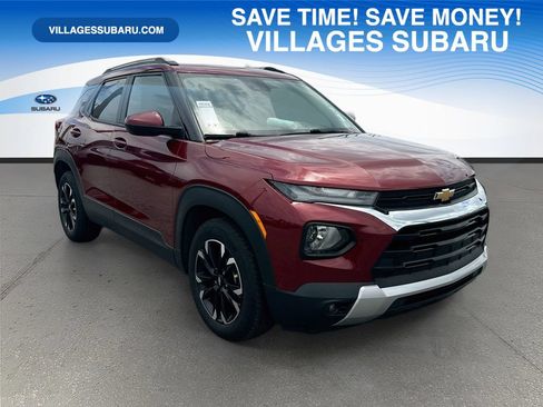 Used 2022 Chevrolet TrailBlazer LT w/ Confidence II Package FWD image 1